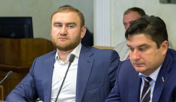 Апелляционный суд оставил Арашуковых в СИЗО