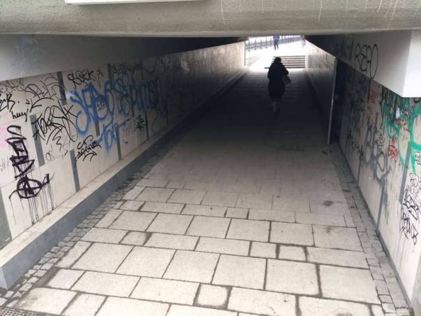 Малолетние вандалы испохабили восстановленное Россией в Крыму