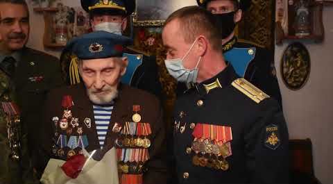 В Самарской области спецназ ЦВО поздравил ветерана Великой Отечественной с 96-летием