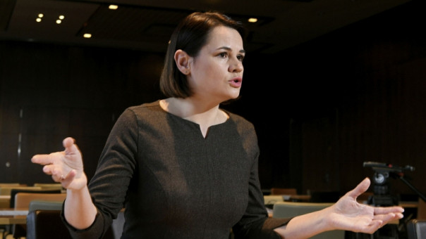 Тихановская передвигается по Хельсинки в кортеже и с охраной