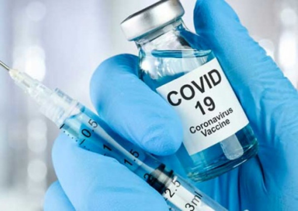 Украинцам, отказывающимся от вакцинации, начали угрожать