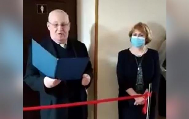 Новости палаты №6: Языковый омбудсмен взялся за проверку презентации на открытии женского туалета в киевском университете