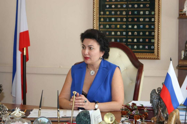 Министр культуры выругалась матом в прямом эфире на совещании в Крыму