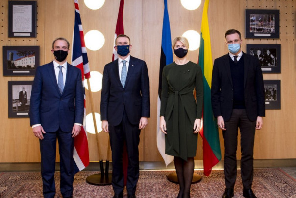 Крысиная встреча: прибалтийские политики встретились с главой МИД Великобритании