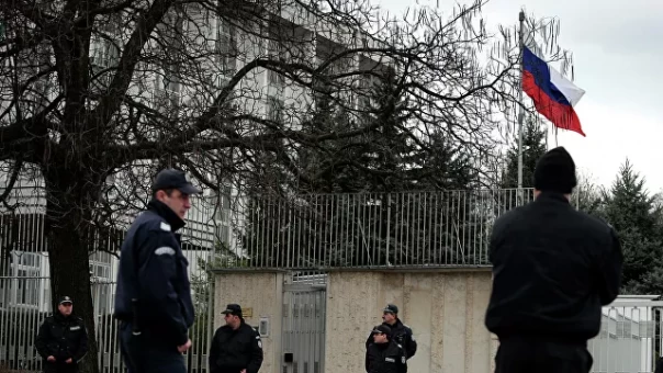 Болгария вышлет двух российских дипломатов