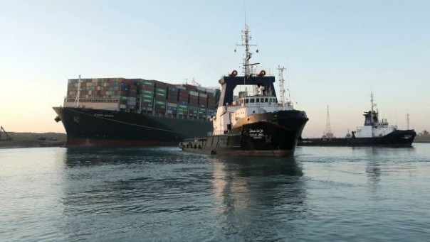 Ever Given снова перегородил Суэцкий канал