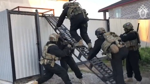 Спецназ задержал начальника отдела полиции под Калининградом | Задержан руководитель Департамента здравоохранения Орловской области