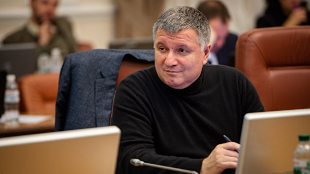 Почему грустит Зеленский, а Аваков защищает русский