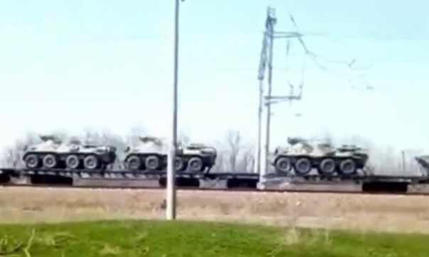 "Если дернутся, значит не будет никакой Украины..." Российская военная техника эшелонами направляется на границу с Украиной
