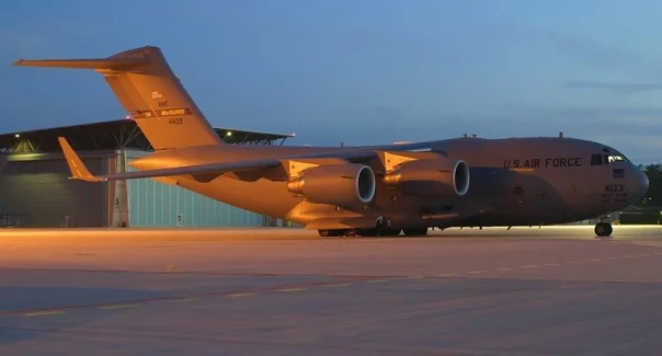 На Украину прилетел военный транспортник с секретным грузом из США