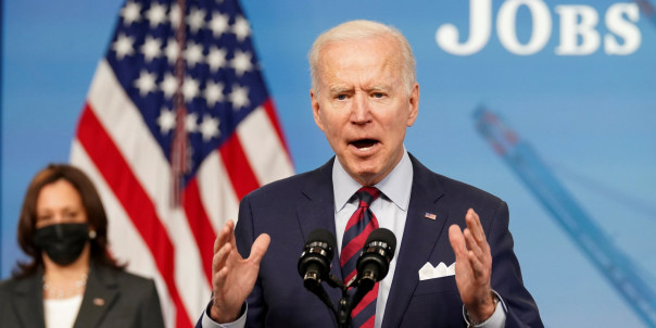 Байден запросил 715 миллиардов долларов на сдерживание России и Китая