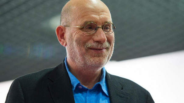 Фейсбучный биорасист Акунин