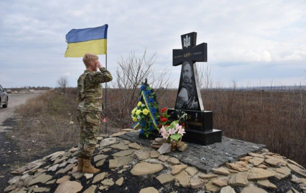 Военный атташе США появилась в Донбассе с нашивкой "Украина или смерть"