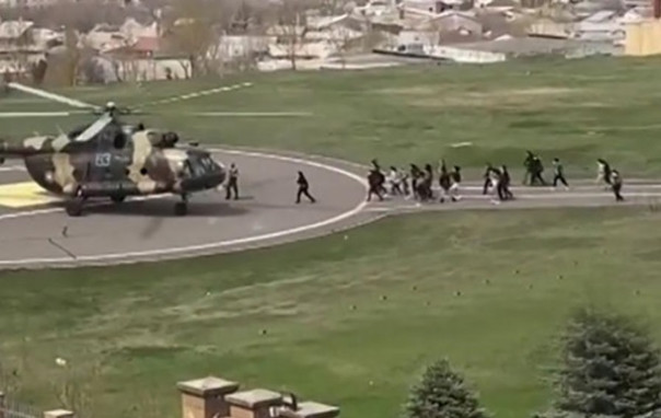 В Армении вертолетами эвакуируют сотрудников Минобороны