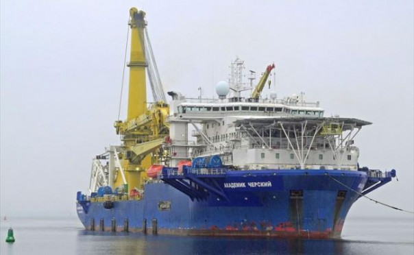 «Академик Черский» начал укладку «Северного потока — 2» в водах Дании