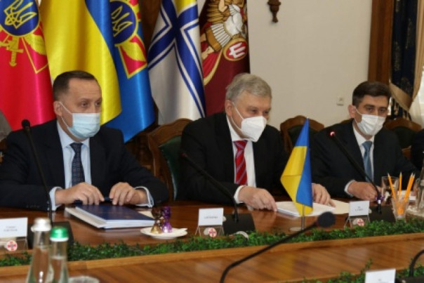 Министр обороны опасается повторения «грузинского сценария» для Украины