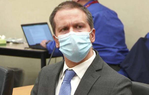 В США экс-полицейского признали виновным в непредумышленном убийстве Джорджа Флойда