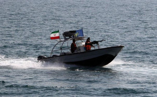 Иранские корабли напали на корабли береговой охраны США в Персидском заливе