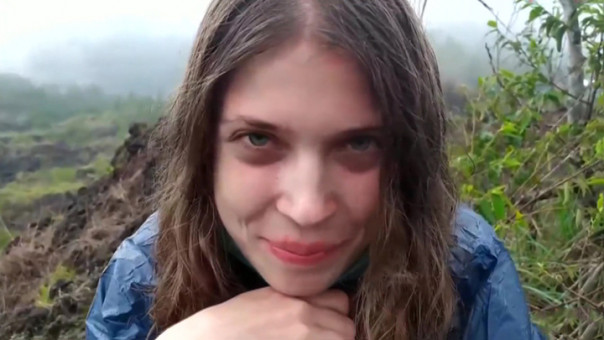 В Индонезии разыскивают неприличную пару туристов из России, которые забравшись на священный вулкан снимали порно