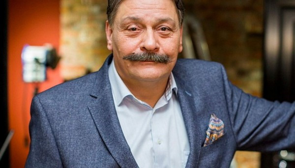 Гнида не унимается