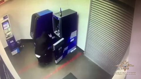 Ущерб в 50 миллионов: в Петербурге поймали потрошителей банкоматов