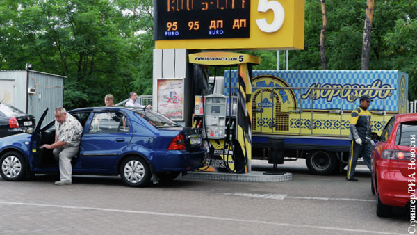 Белоруссия прекратила поставлять на Украину бензин А-95 | Американские санкции лишают Украину белорусского бензина