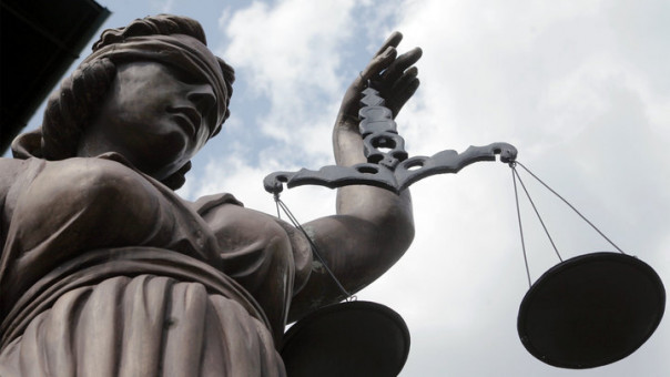 Миллиардеры и "Роснефть" подали иски из-за "Людей Путина"