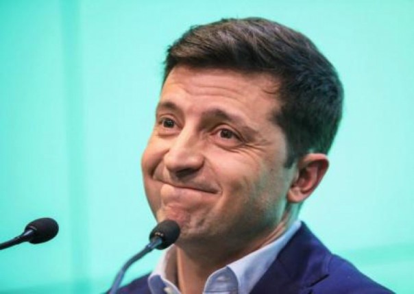 Корнилов: в поздравлении украинцев с 9 мая Зеленский подчеркнул свою безграмотность