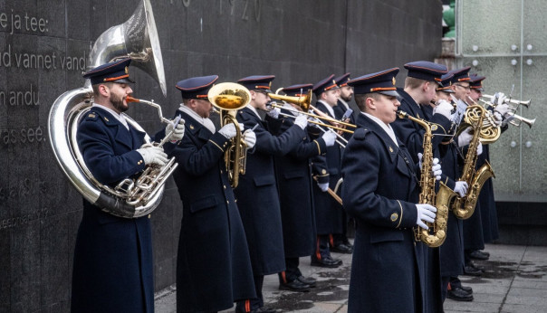 Недолго музыка играла: у Эстонии не хватило денег содержать оркестр и священников для своих вооруженных сил