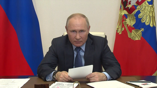 Путин: Мы должны делать все, чтобы сохранить историческую память.