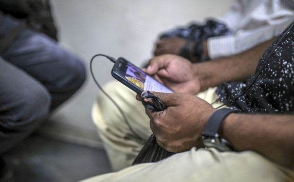 YouTube начнет вставлять рекламу во все видео