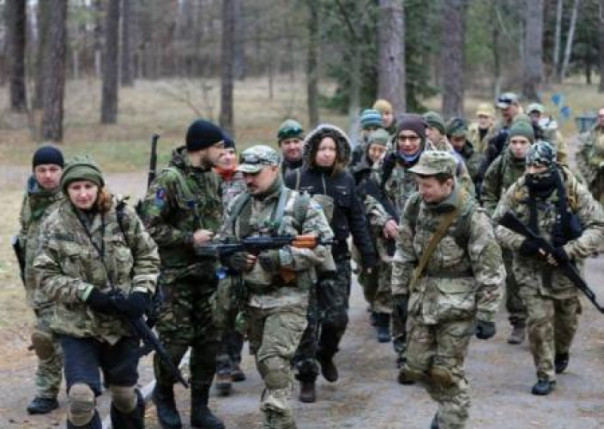 Зе-команда создает собственных уличных «штурмовиков» под видом заботы о национальной обороне