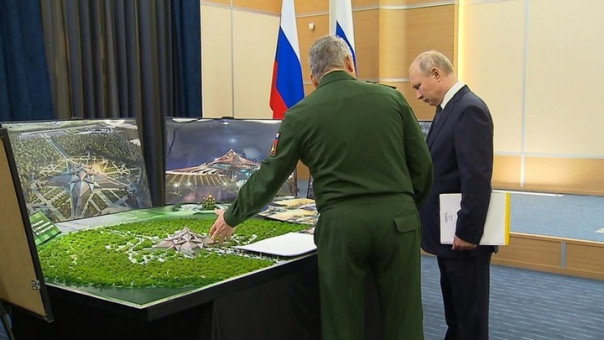 «Какой макет красивый. Живой музей», - Шойгу показал Путину проект Главного музея Вооруженных сил.