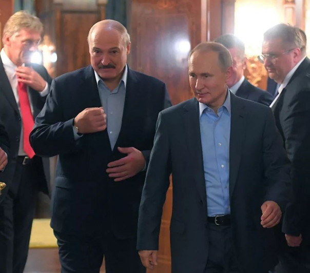 Лукашенко привез Путину "некоторые документы" по инциденту с Ryanair