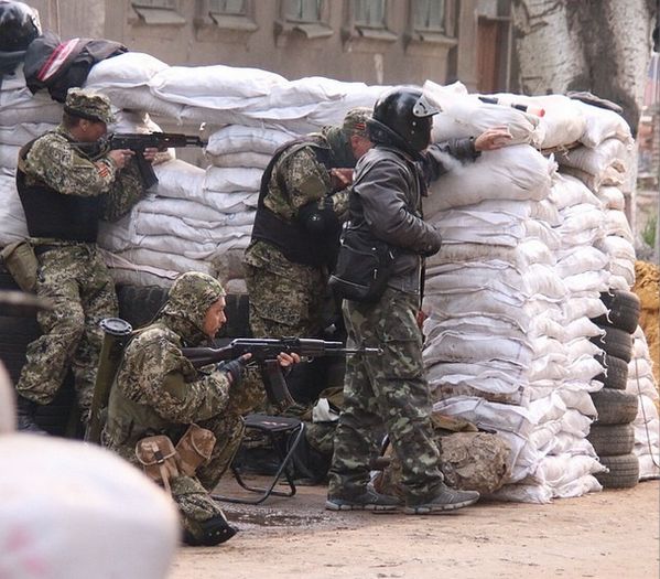 Репрессии в Славянке продолжаются до сих пор | Нервяк противника при зачистке Иловайска | Присяга под обстрелом