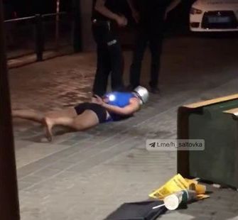 Майдан был много лет назад, а люди с кастрюлями на голове до сих пор бегают по украинским городам...