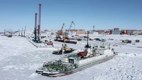 В МИД рассказали, чем Северный морской путь лучше Суэцкого канала