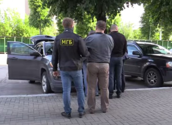 Сотрудники МГБ ЛНР задержали замруководителя РСК при получении крупной взятки