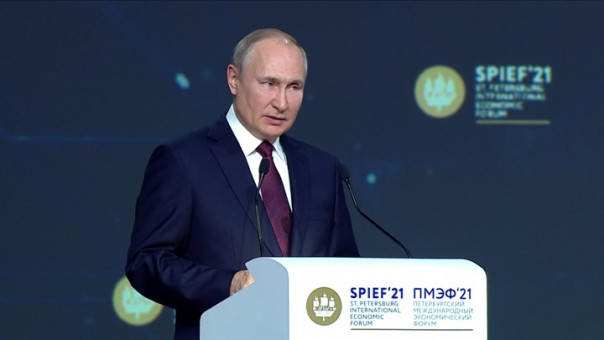 Путин сообщил о завершении прокладки труб первой нити "Северного потока–2" и готовности к заполнению газом