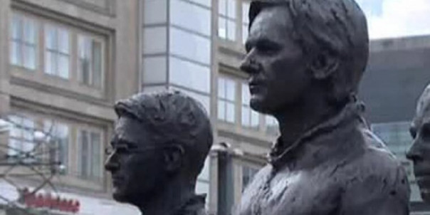 В Женеве установили бронзовые скульптуры Эдварда Сноудена, Джулиана Ассанжа и Челси Мэннинг
