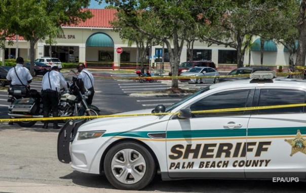 При стрельбе в Техасе пострадали 13 человек | В США мужчина убил женщину с внуком в магазине и застрелился | Стрельба в Саванне: 2 погибших, 7 раненых