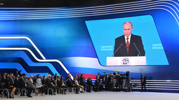 Пятерка президента возглавила список "Единой России".