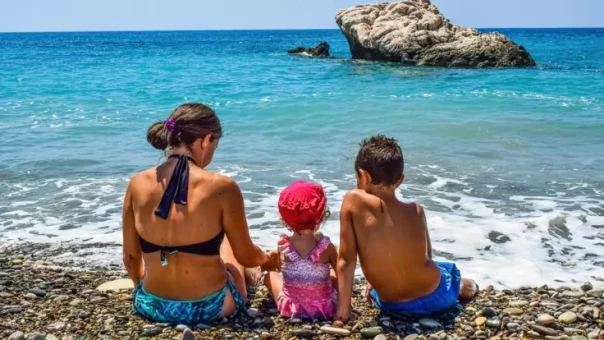 Украинцев за границей не селят в отелях с россиянами, — неожиданная причина