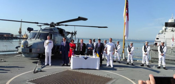 Украина и Британия подписали меморандум о строительстве военных кораблей и баз ВМСУ