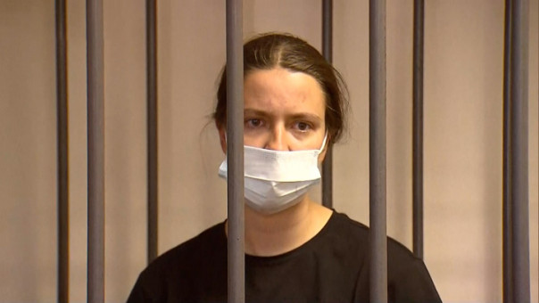 Расправа в детском лагере: вожатая не может объяснить, почему схватилась за нож