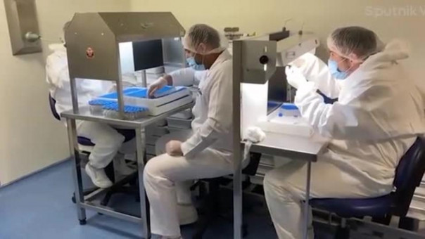 В Иране стартовало производство российской вакцины "Спутник V"