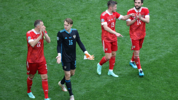 "Отставка Черчесова не поможет": Русских футболистов-миллионеров наконец назвали своими именами