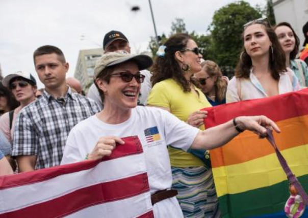 Посольство США в Киеве призвало украинцев защищать права геев и лесбиянок