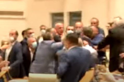 В парламенте Грузии подрались депутаты
