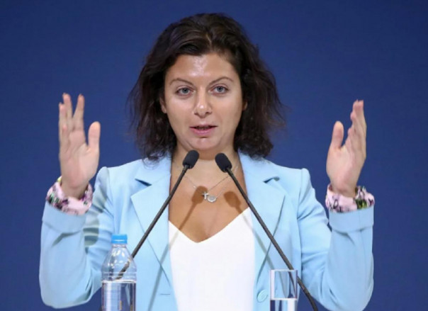 Маргарита Симоньян призвала ввести ответные санкции против американских медиа.